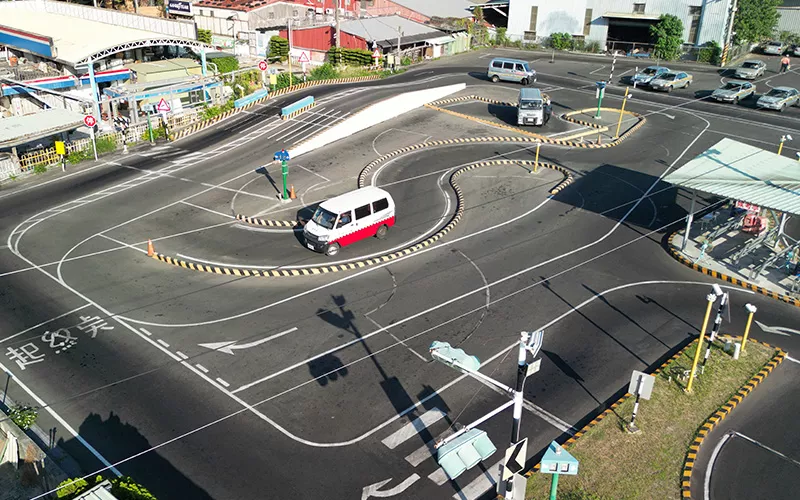 汽車職業駕照班